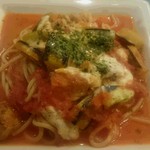 バニヤン - なすとモッツァレラチーズとバジルトマト