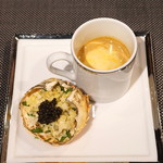 レンゲ - 上海蟹のビスク と 上海蟹のタルタル　キャビアのせ