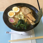 一口茶屋 - 一口茶屋コメリパワー花巻店さん
醤油ラーメンの大盛り〜中太麺取りあっさりスープでした。