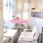 パティスリー アンシャンテ - 可愛いイートインスペース♪