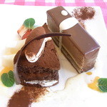 パティスリー アンシャンテ - イートインは素敵にデコレート♪