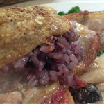 ラ ポルトルージュ - 鶏肉の中は黒米がたっぷり！