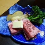 Aoba Ryokan - 焼き物は牛でした