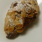 パンの家・ナガヤ - スライスアーモンドのパン