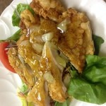 金龍 - 若鶏の唐揚げレモンソース￥700※レモン果肉入りの特製ソースです。