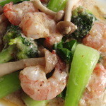 金龍 - エビのマヨネーズ炒め￥650※マヨネーズとマスタードのバランスが人気の一品です。