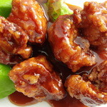 金龍 - 黒酢の酢豚￥700※鎮江香醋を使用。普通の米酢の酢豚も人気です。