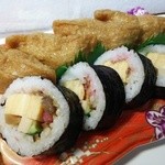 マルナカ - 料理写真:玉子太巻き助六321円