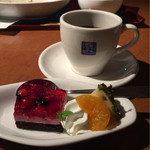 草木万里野 - プチデザートと茜茶