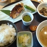 魚魯魚魯 - 焼き魚御膳（赤魚の粕漬け）