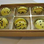 ラ・フェット ひらまつ - スクランブルエッグのマカロンのアップ(2015.10)