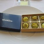 ラ・フェット ひらまつ - アミューズ（スクランブルエッグのマカロン）(2015.10)