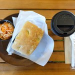 Bird - ”もの凄い鯖”のサンドイッチ、カフェラテ