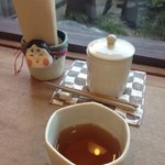 cafe コメマメイモ - 2015年12月：こおか茶という石見銀山のお茶を出してくれます