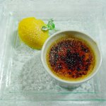 コムシコムサ - アールグレイ風味のクリームブリュレとマンゴーのシャーベット