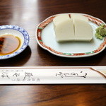 江戸前の正統派蕎麦前①「板わさ」