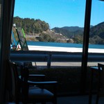 Shakujou Kosuisou Resutoran Kosui - H27/3レストラン窓からの、芸濃ダム湖畔