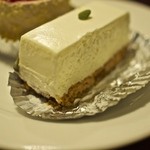 西洋菓子 しろたえ - 260円『レアチーズケーキ』2016年1月吉日