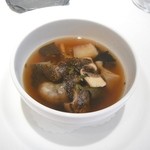 レストラン コバヤシ - スッポンとフレッシュエスカルゴのスープ　特選肉のコンソメ
