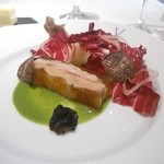 レストラン コバヤシ - ウサギとフォアグラのゼリー寄せ　ソーテルヌワイン風味　ルッコラのソース　大根のマリネ・サラダ添え