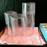 らーめん 稲荷屋 - お冷カップ