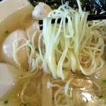 らーめん 稲荷屋 - 細麺の食感も好い…！