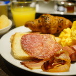 Crowne Plaza - 料理写真:American Buffet Breakfast (€15)
