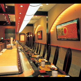 おひとり様も大歓迎◎広々カウンター席をご用意しております！