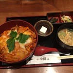 東京 今井屋本店 - 半熟とろっとろの親子丼「赤辛」1,200円