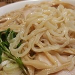 絢 - 麺は平打ち