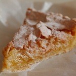 オバーユ - アーモンドパイ（のけぞる美味しさ）