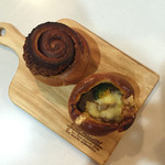 バックシュトゥーベ ツオップ - ビーフシチューパンとキャラメルロール