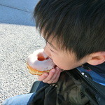 タリーズ コーヒー - ミニ夫はハニーウォルナッツドーナツにご満悦