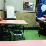 宝来軒 - 典型的な昭和の雰囲気の店内