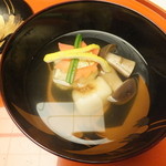 旅亭半水廬 - 煮物　蟹真薯　湿地　焼餅　紅葉人参　松葉柚子