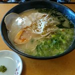 山小屋 - 塩とんこつラーメン ￥690