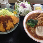 かずのや食堂 - ソースかつ丼（汁なし）
            520円
            ラーメン
            350円