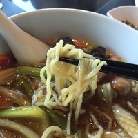 御膳房 銀座店 - 独特なお味の麺