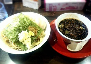 Buttagiriramen - 黒マー油つけ麺 \780 半熟卵トッピング
