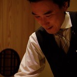 西麻布けんしろう - 2016年1月訪問　支配人兼ソムリエ臼井さん　天才的に焼肉を仕上げてくれます！