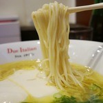 黄金の塩らぁ麺　ドゥエイタリアン - 