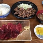 鯨食堂 - 【2016/1】鯨竜田揚定食＋鯨刺身