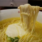 黄金の塩らぁ麺　ドゥエイタリアン - 