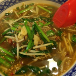 椿や - ピリ辛の台湾ラーメン
麺は半分で スープを楽しめます。