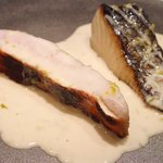 アビス - ランチコース 5100円 の静岡県下田金目鯛、山口県萩サワラの山口県柑橘だいだい、クリーム、薬草ベルモットのソース掛け