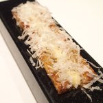 アビス - ランチコース 5100円 のトーストしたパン ニンニクとジャガイモのアイオリソース、パルメザンチーズ