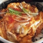 テラスねギま - 名古屋コーチン（親鳥）（卵）使用の「親子丼」（御飯大盛り無料）。