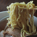 中華そば処 琴平荘 - 麺は熟成した「多加水麺」で手もみされたもの！