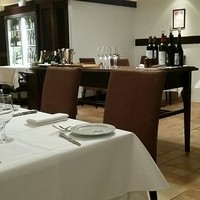 ヴァンサンク・ブランシュ - 落ち着いた店内