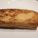 ホテルオークラ福岡 - フレンチトースト
            まるでふわふわプルプル厚焼き卵